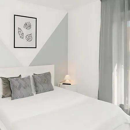 Apartamento Alegria 79 - Fabulous 3 Bedroom House